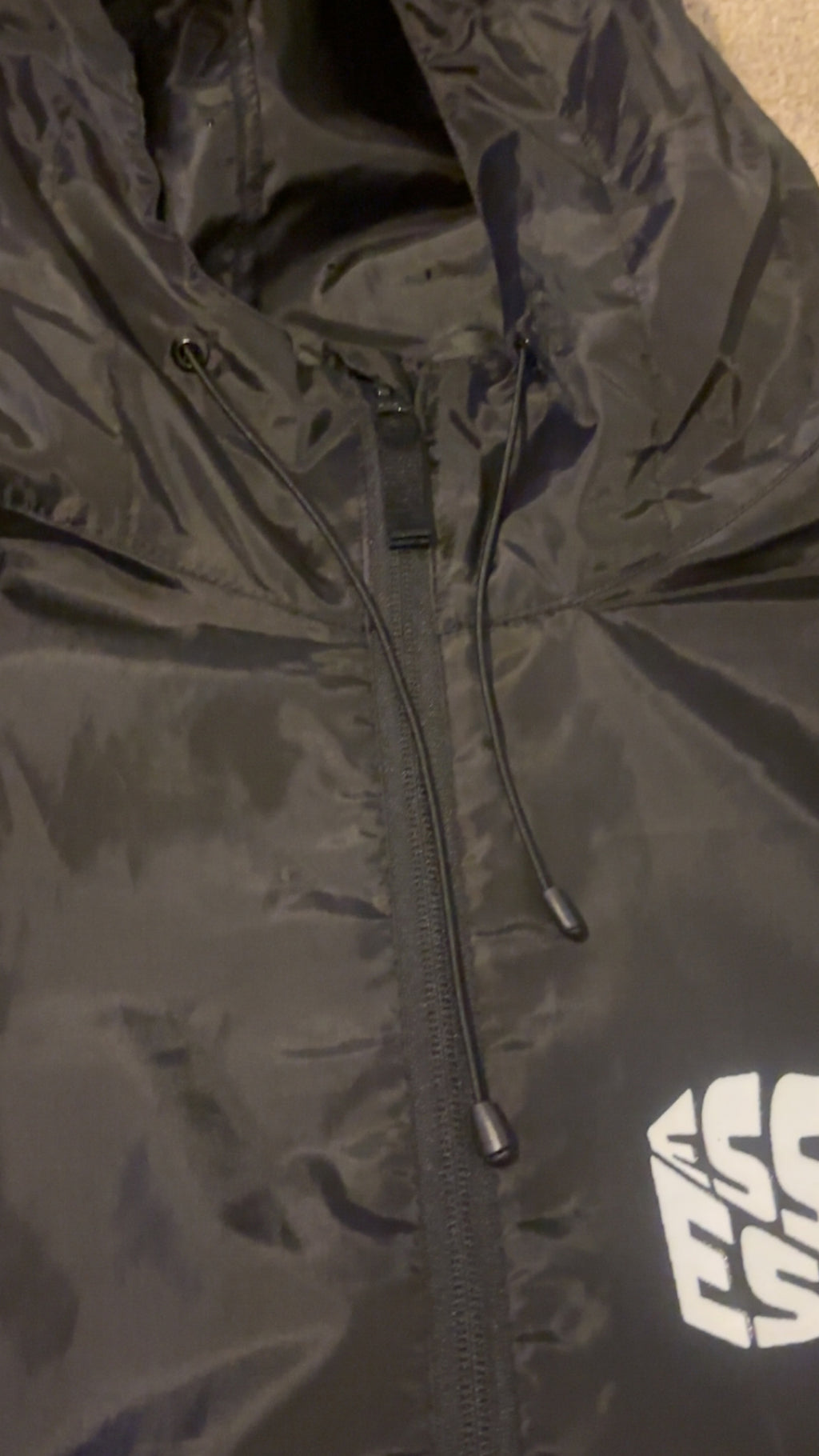 Essence ‘pure’ Windbreaker -Black