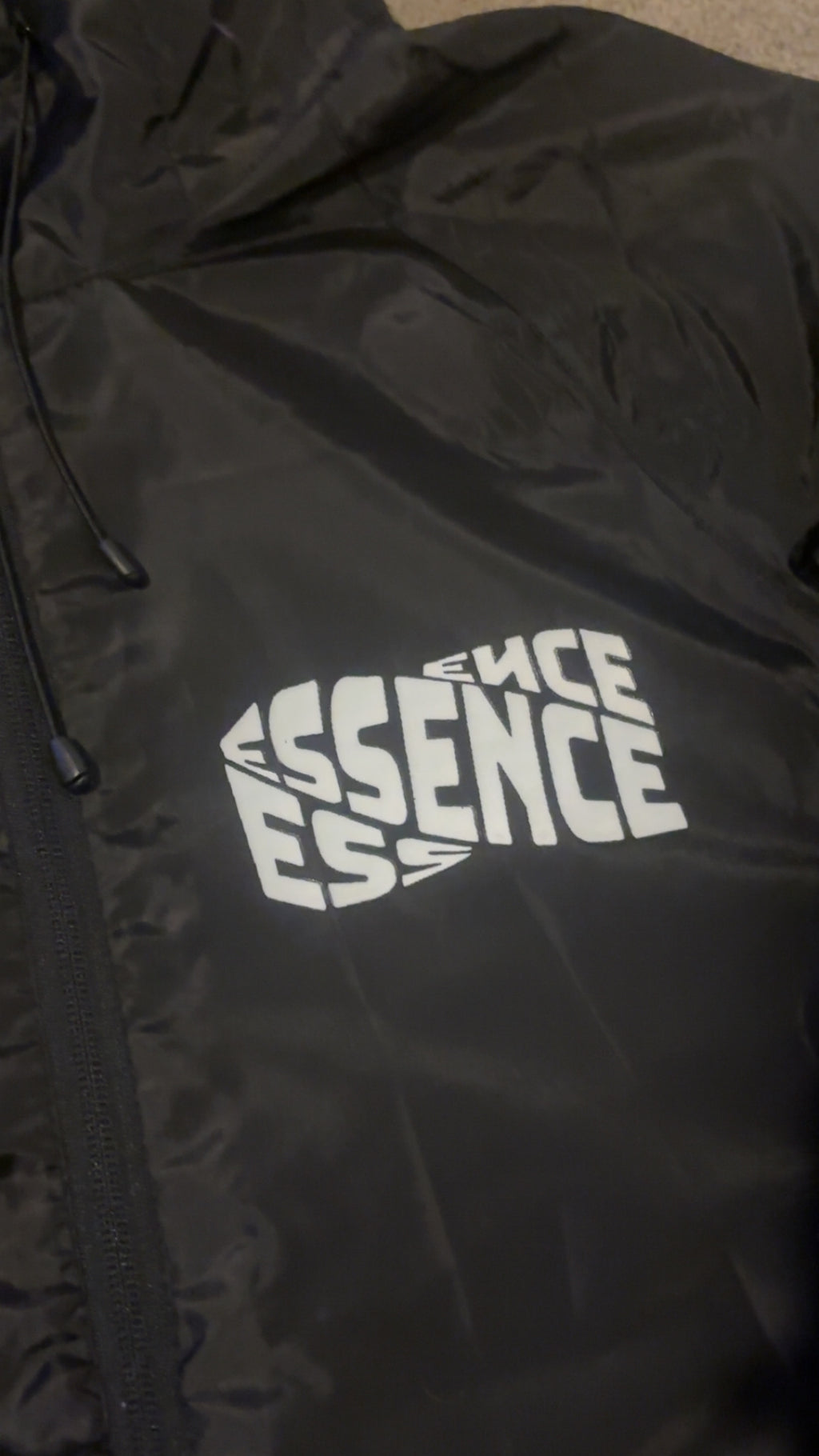 Essence ‘pure’ Windbreaker -Black